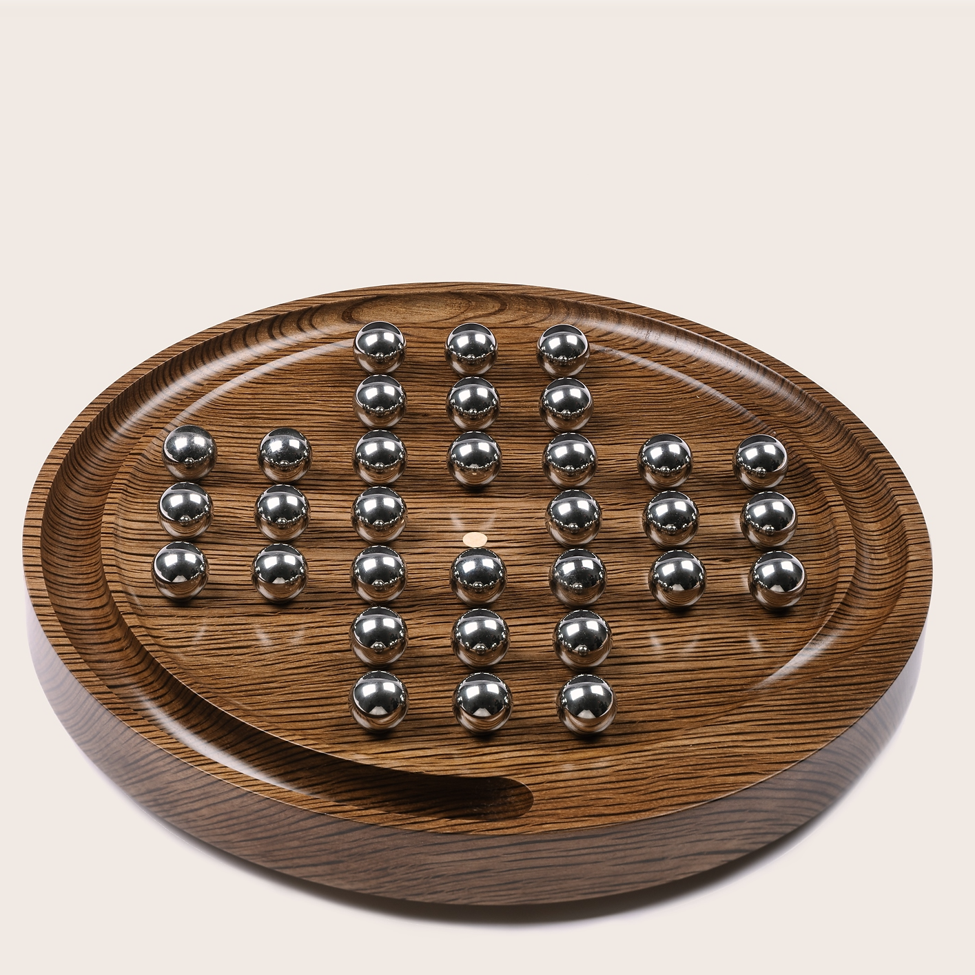 Solitaire board - Cork oak, single spiral with balls in position